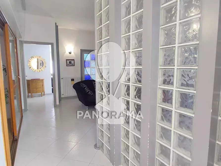 Immagine 11 di Casa trifamiliare in vendita  in Via Florio a Alcamo