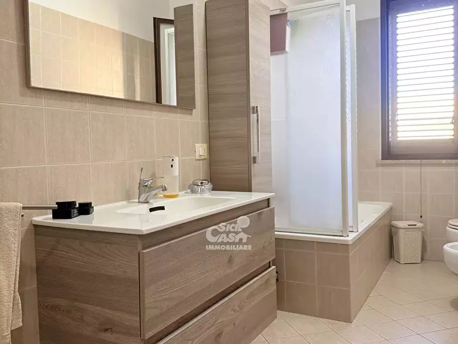 Immagine 6 di Casa trifamiliare in vendita  a Marsala