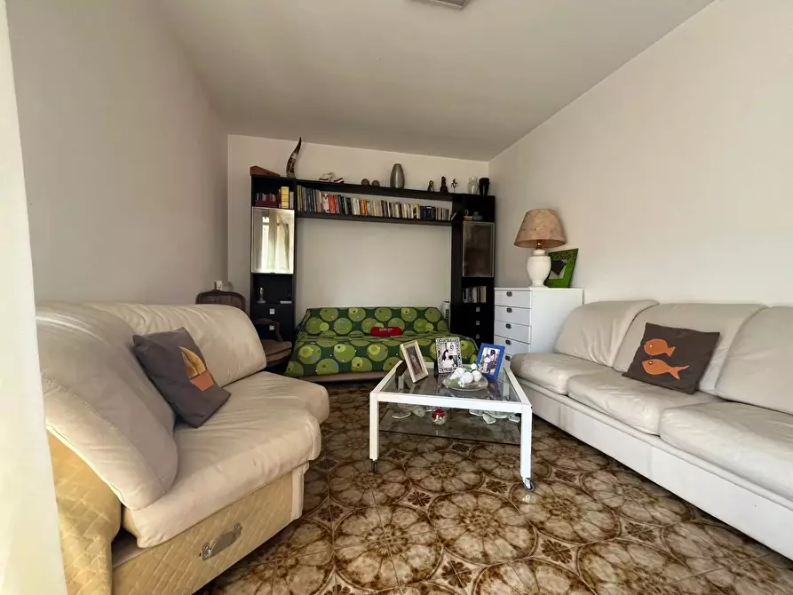 Immagine 1 di Casa trifamiliare in vendita  in Via Francolano a Avegno
