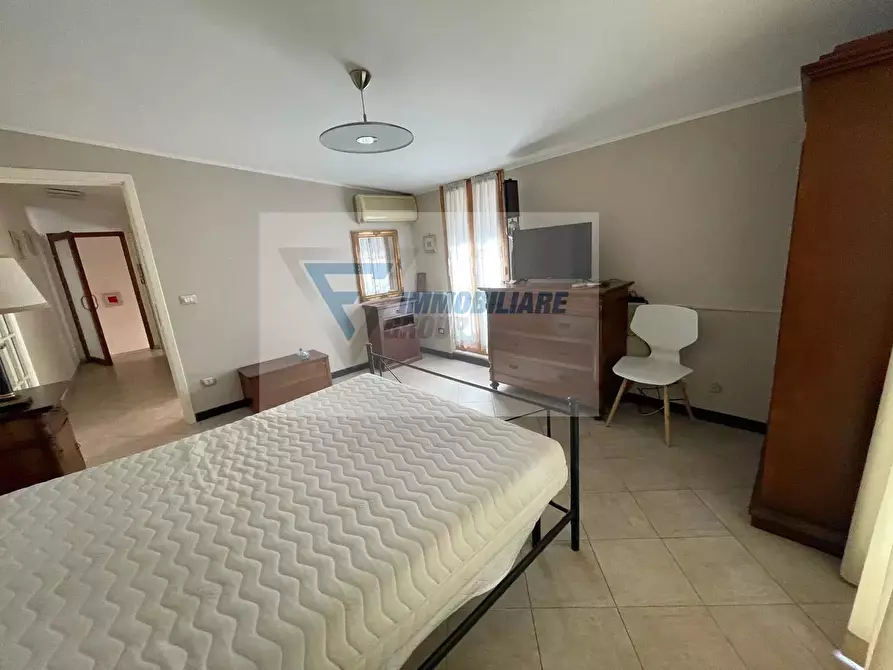 Immagine 8 di Casa trifamiliare in affitto  in Piazza Paolo Bonanno a Siracusa