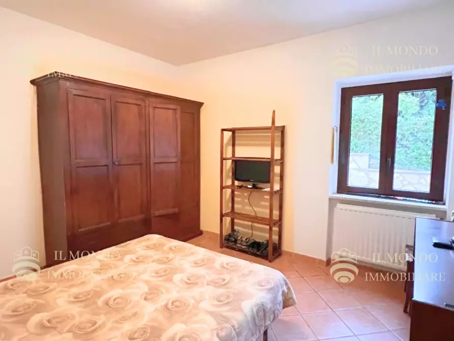 Immagine 23 di Casa trifamiliare in vendita  a Palombara Sabina