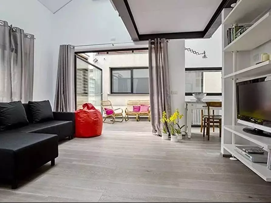 Immagine 2 di Casa trifamiliare in affitto  in PIAZZA DERGANO, 3. a Milano