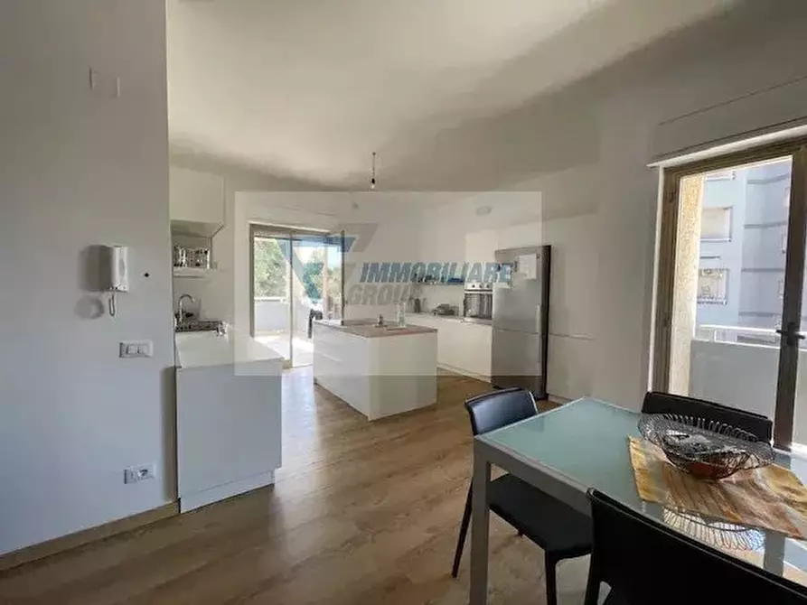 Immagine 3 di Casa trifamiliare in vendita  in Viale Vittorio Veneto a Floridia