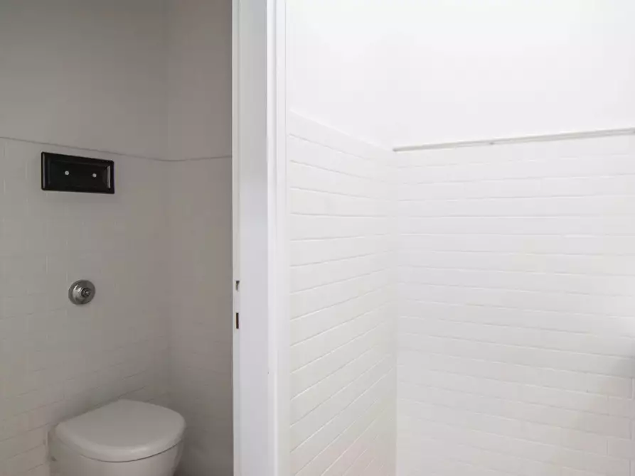 Immagine 13 di Castello in affitto  a Padova