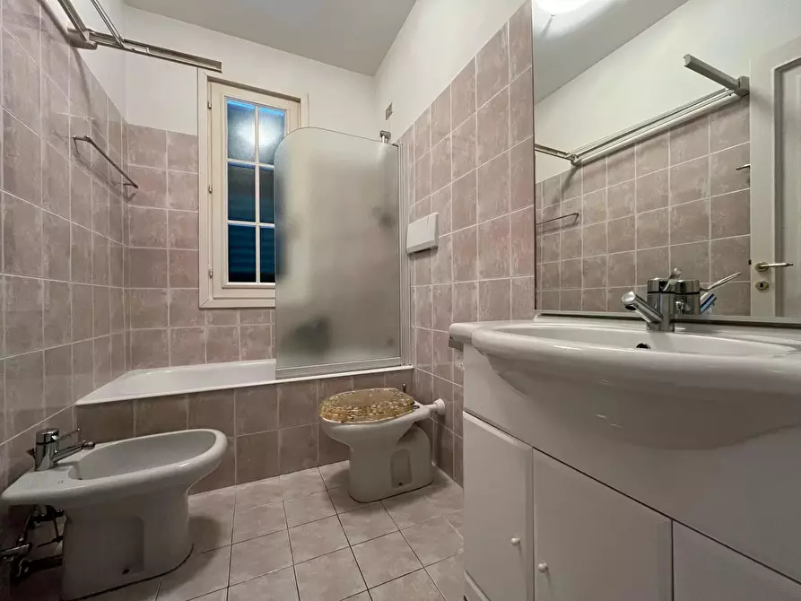 Immagine 9 di Casa trifamiliare in vendita  in Via Parma a Chiavari