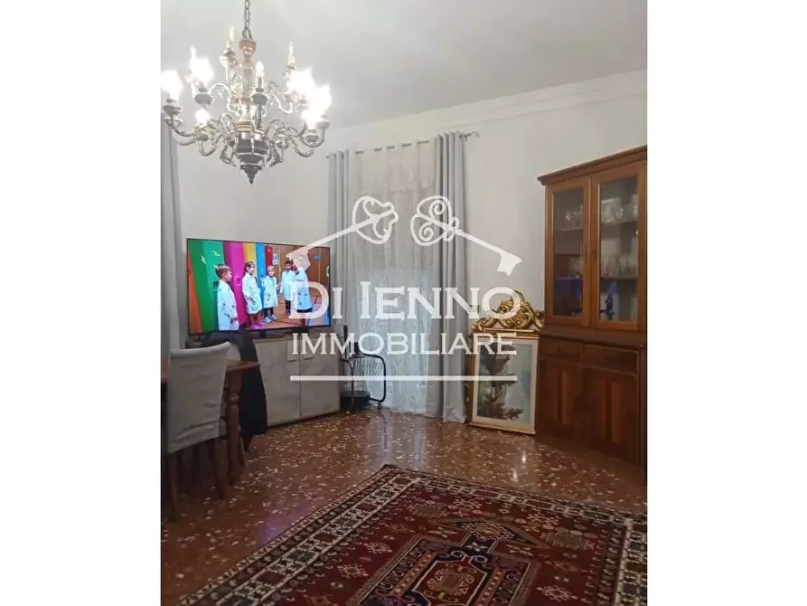Immagine 3 di Casa trifamiliare in vendita  in Via della Rustica a Roma