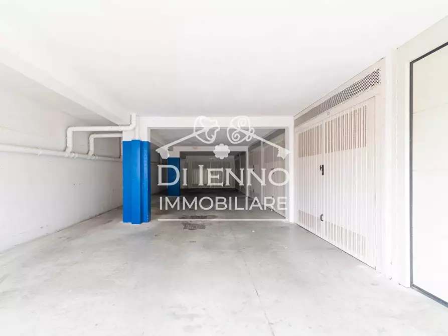 Immagine 10 di Appartamento in vendita  a Roma