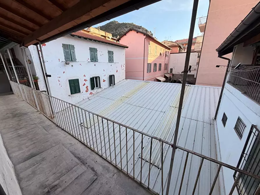 Immagine 4 di Casa trifamiliare in vendita  in Vico Sant'Agostino 7 Ventimiglia a Ventimiglia