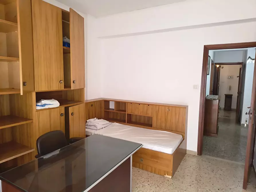 Immagine 9 di Casa trifamiliare in affitto  a Messina