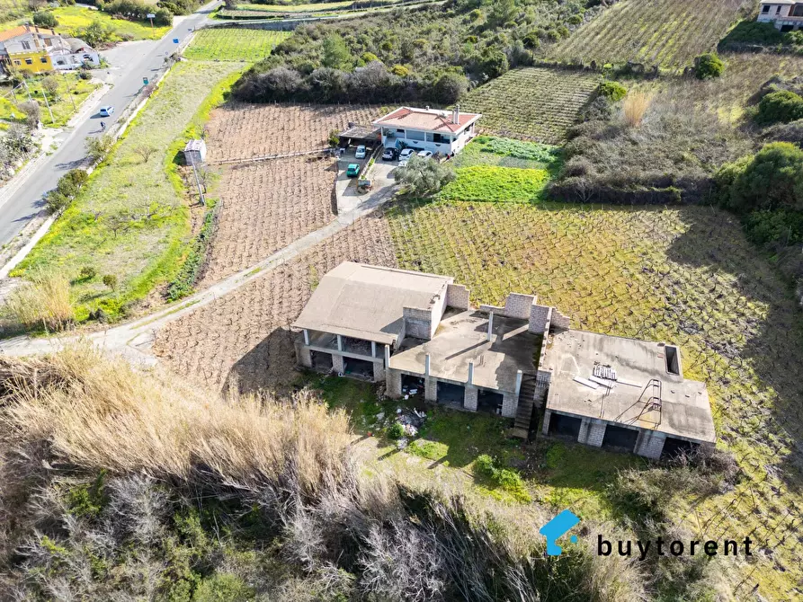 Immagine 30 di Casa trifamiliare in vendita  in Strada Comunale Magomadas - Turas a Birori