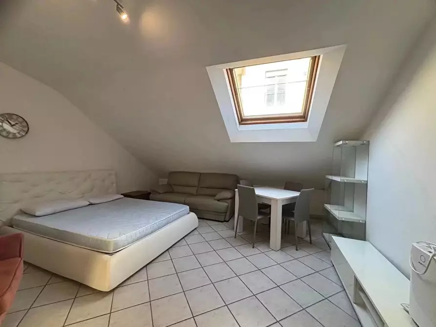 Immagine 1 di Casa trifamiliare in affitto  a Ventimiglia