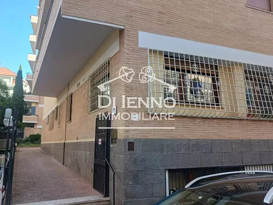 Immagine 7 di Casa trifamiliare in vendita  in Via Achille Loria a Roma
