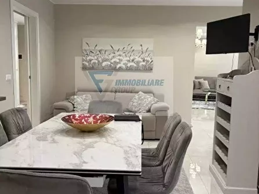 Immagine 29 di Casa trifamiliare in vendita  in Via San Giovanni a Buccheri