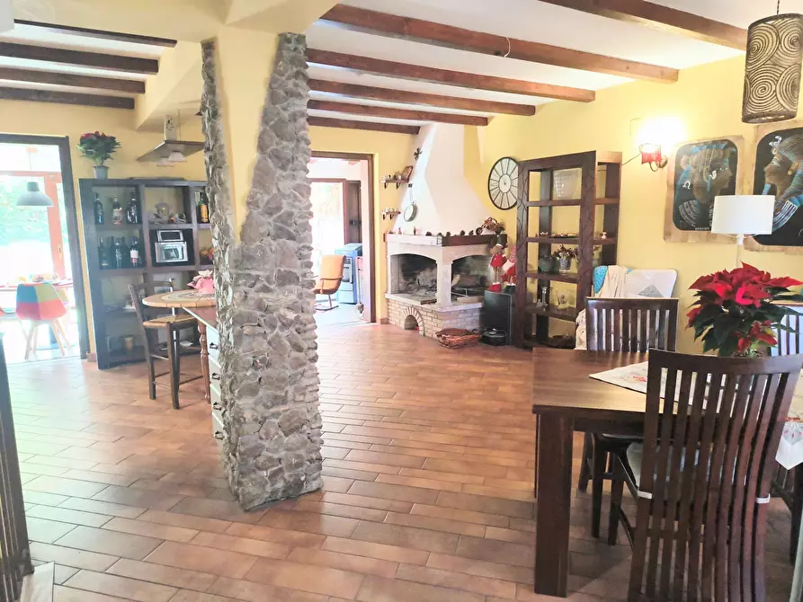 Immagine 6 di Casa trifamiliare in vendita  in Via delle Mimose, 9 a Messina