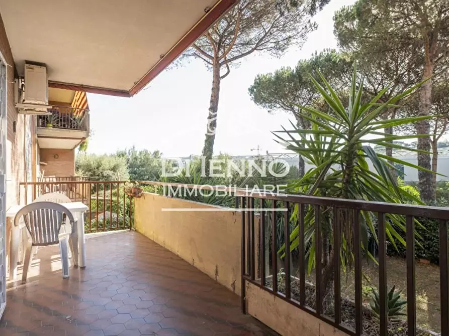 Immagine 5 di Casa trifamiliare in vendita  in Via Renato Mainardi a Roma