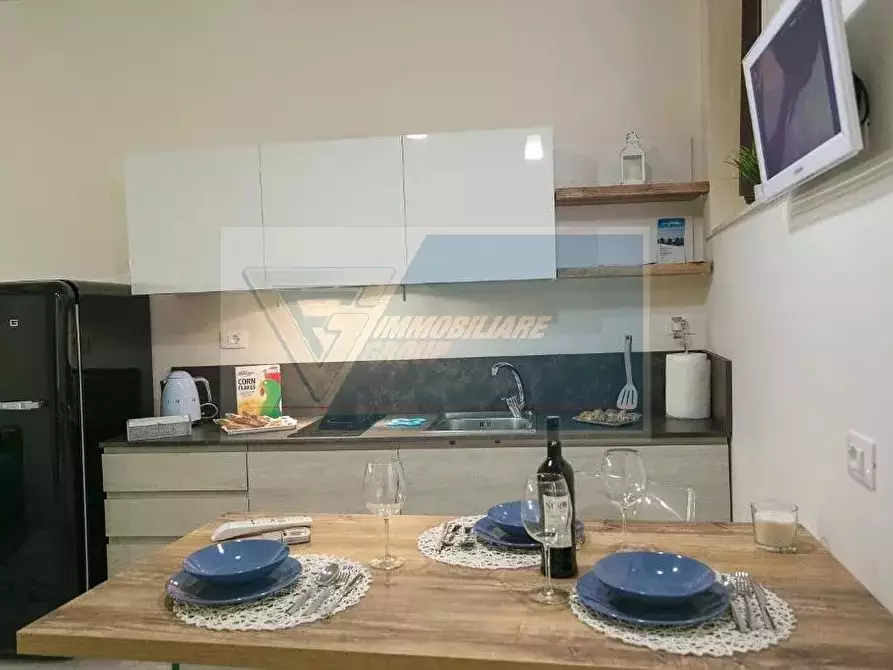 Immagine 3 di Casa trifamiliare in vendita  in Via Vincenzo Mirabella a Siracusa