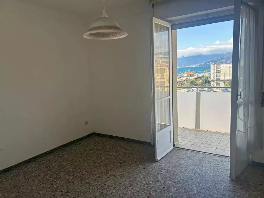 Immagine 3 di Casa trifamiliare in vendita  in Via Vittorio Emanuele II a Bordighera