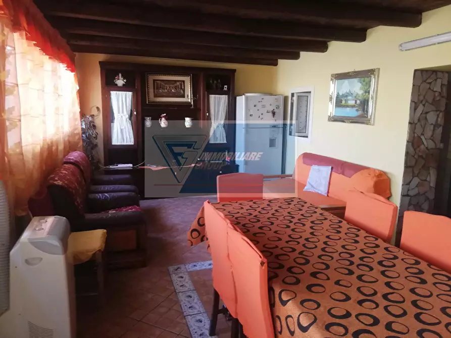 Immagine 4 di Casa trifamiliare in affitto  in Via Verona a Buccheri