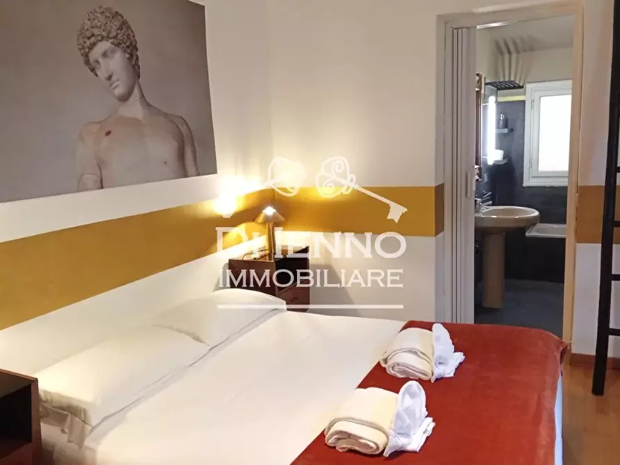 Immagine 30 di Casa trifamiliare in affitto  in Via della Polveriera a Roma