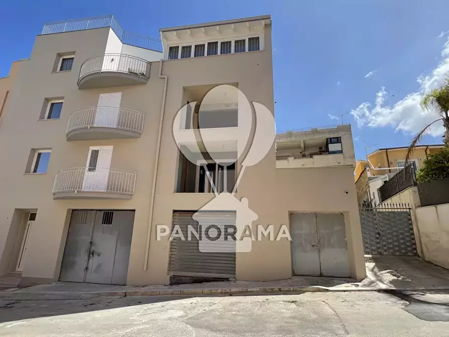 Immagine 12 di Casa trifamiliare in vendita  in via Onorevole Giovanni Palazzolo a Balestrate