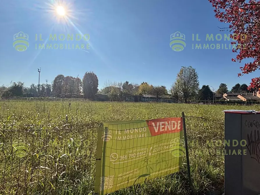 Immagine 1 di Terreno in vendita  in Via Giovanni Paolo I a Cerro Al Lambro