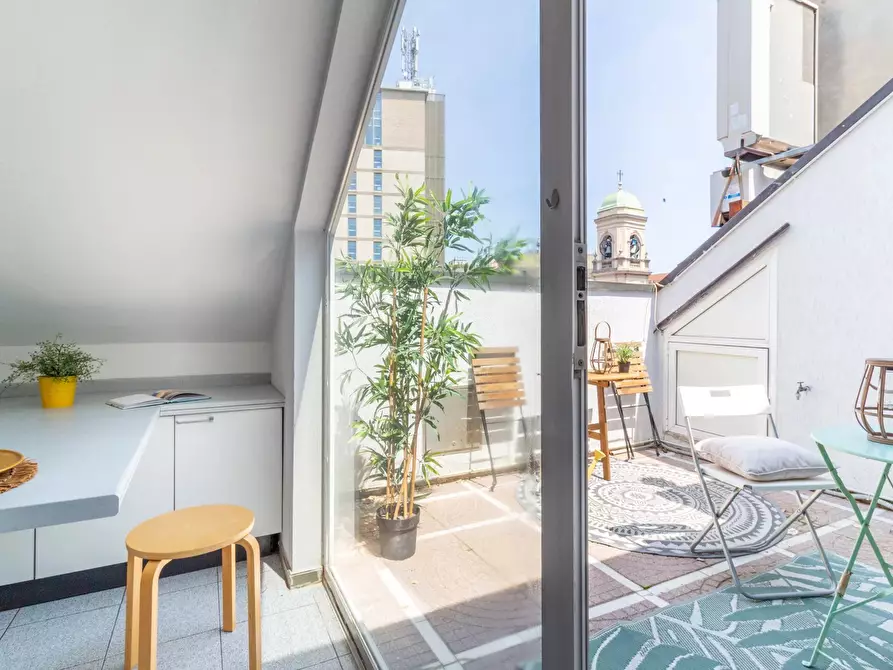 Immagine 1 di Casa trifamiliare in affitto  in Via della Moscova, 10 a Milano