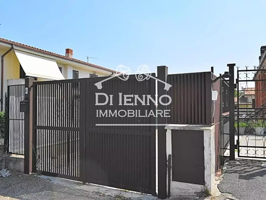 Immagine 29 di Casa trifamiliare in vendita  a Rignano Flaminio