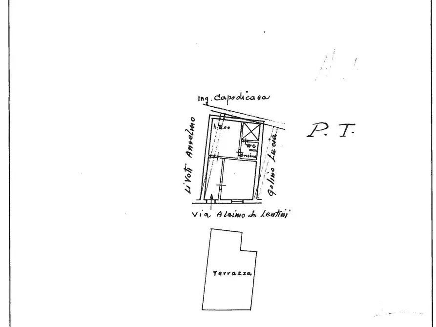 Immagine 1 di Casa trifamiliare in vendita  in VIA ALAIMO DA LENTINI a Siracusa