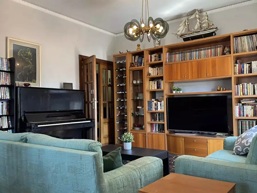 Immagine 5 di Casa trifamiliare in vendita  in Viale della Repubblica, 373 a Cosenza