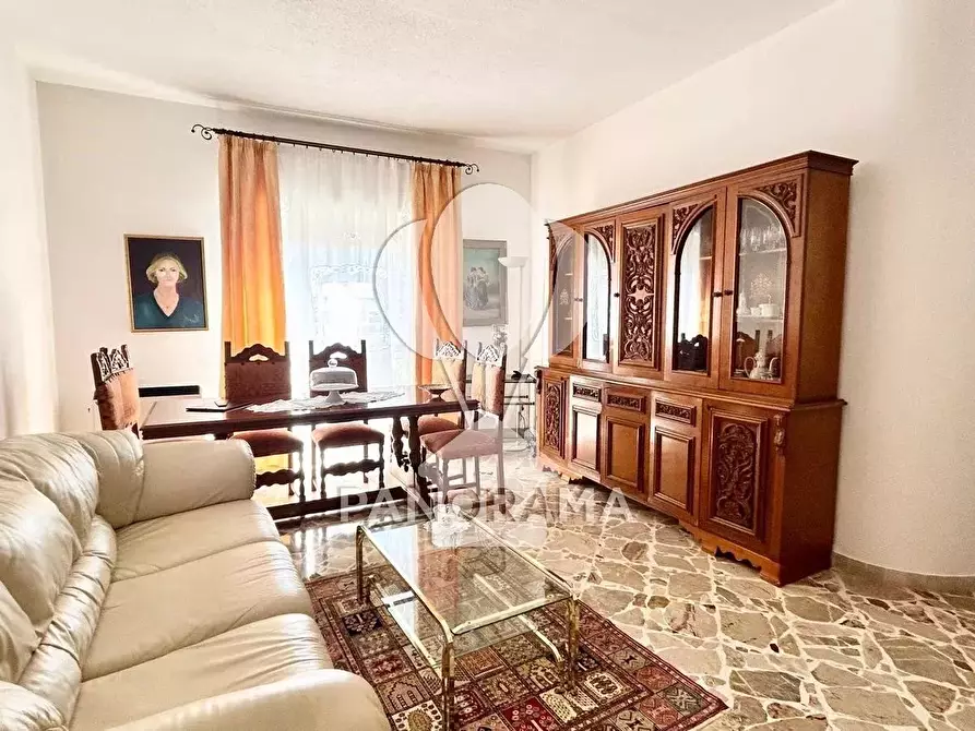 Immagine 25 di Casa trifamiliare in vendita  in Via Francesco Laurana a Alcamo