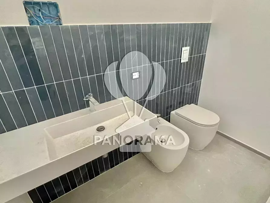 Immagine 18 di Casa trifamiliare in vendita  in via pertini a Alcamo