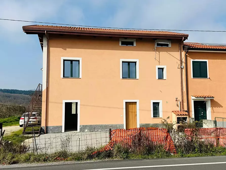 Immagine 1 di Casa bifamiliare in affitto  in Via Piano Lago a Bianchi