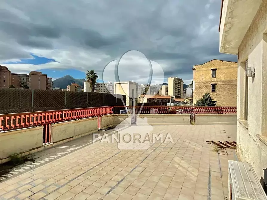 Immagine 3 di Castello in affitto  in Via Catania a Palermo