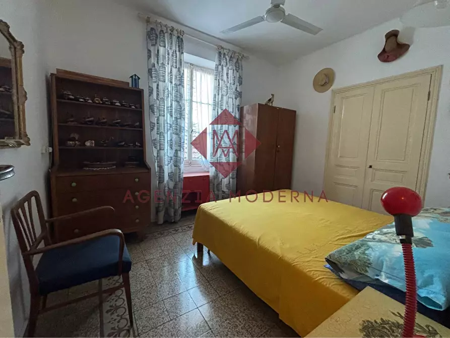 Immagine 12 di Casa trifamiliare in vendita  in Via Ernesto Chiappori, 8 a Ventimiglia