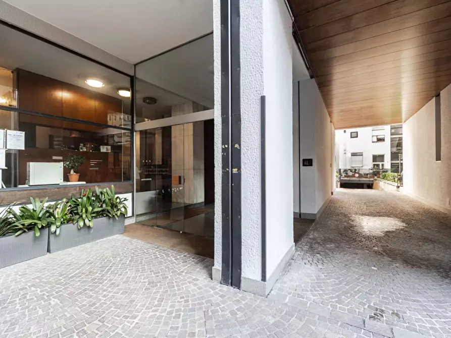 Immagine 27 di Casa trifamiliare in affitto  in Viale Coni Zugna, 6 a Milano