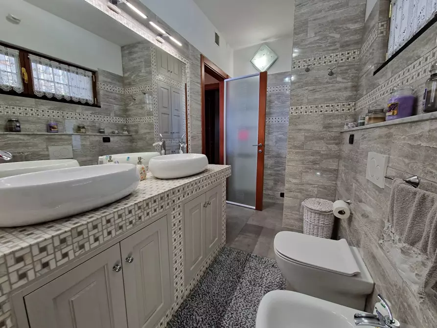 Immagine 32 di Casa trifamiliare in vendita  in Sant'Andrea di Rovereto a Chiavari