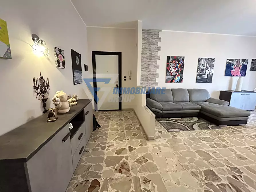 Immagine 5 di Casa trifamiliare in vendita  in Via Augusta a Siracusa