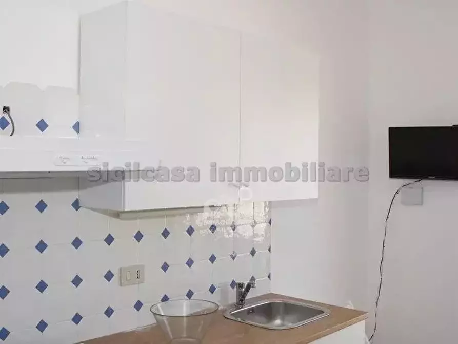 Immagine 2 di Casa trifamiliare in affitto  a Marsala