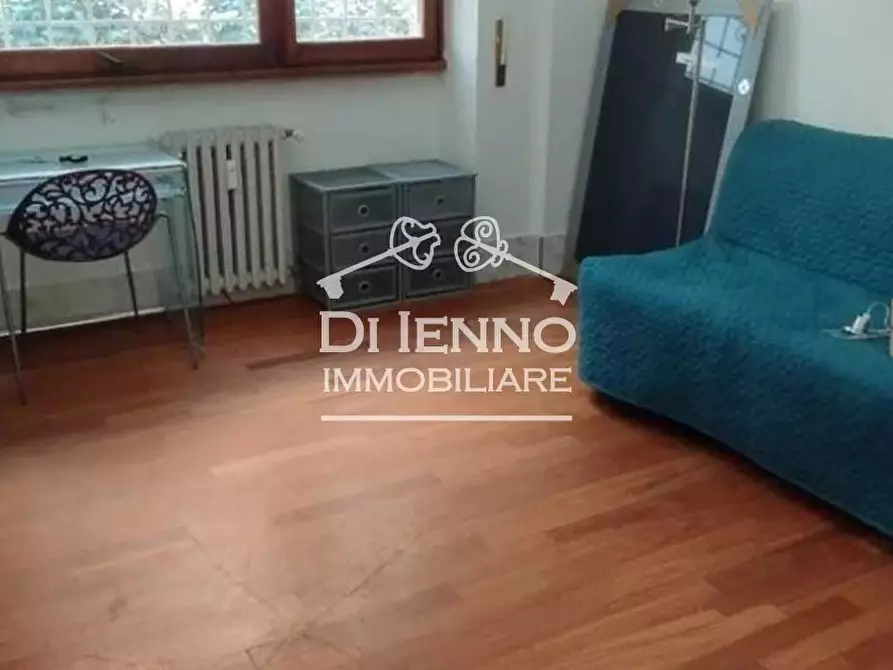 Immagine 3 di Casa trifamiliare in vendita  in Via Achille Loria a Roma
