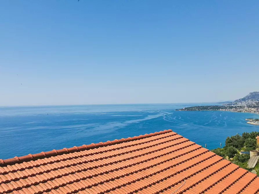 Immagine 19 di Casa trifamiliare in vendita  in Via della Pace, 33 a Ventimiglia