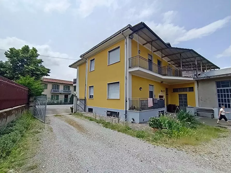 Immagine 33 di Casa trifamiliare in vendita  a Dogliani