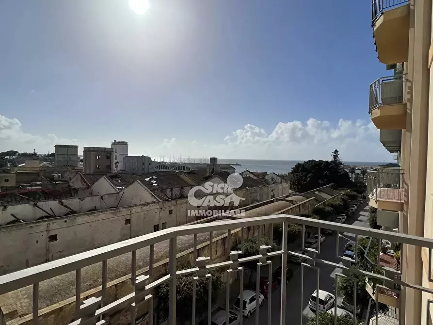 Immagine 2 di Casa trifamiliare in vendita  a Marsala