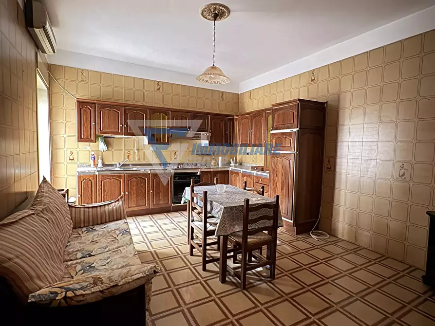 Immagine 4 di Casa trifamiliare in vendita  in VIA MESSINA a Buccheri