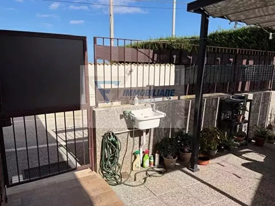 Immagine 5 di Casa trifamiliare in vendita  in Via Brancati a Buccheri