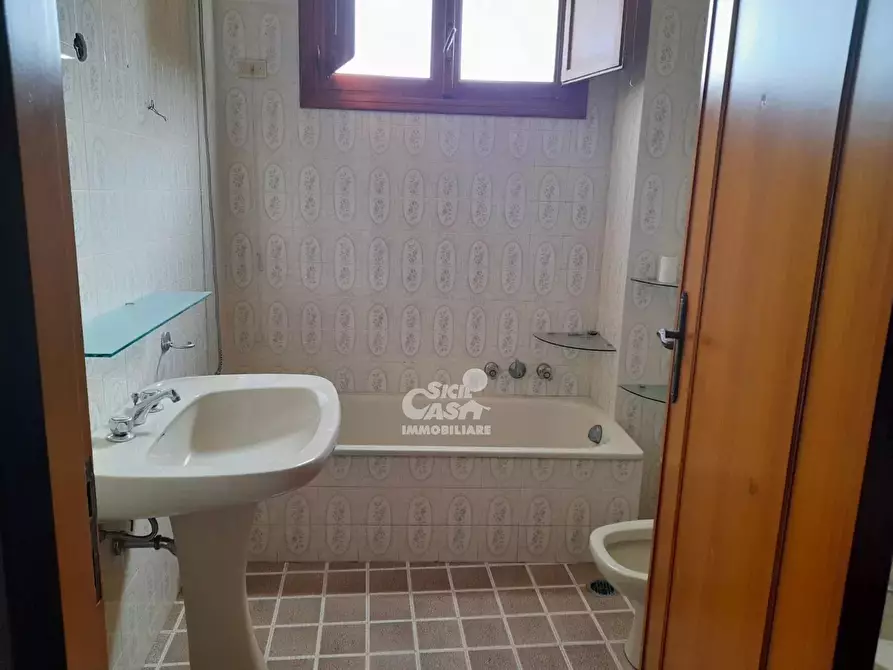 Immagine 9 di Casa trifamiliare in vendita  a Marsala