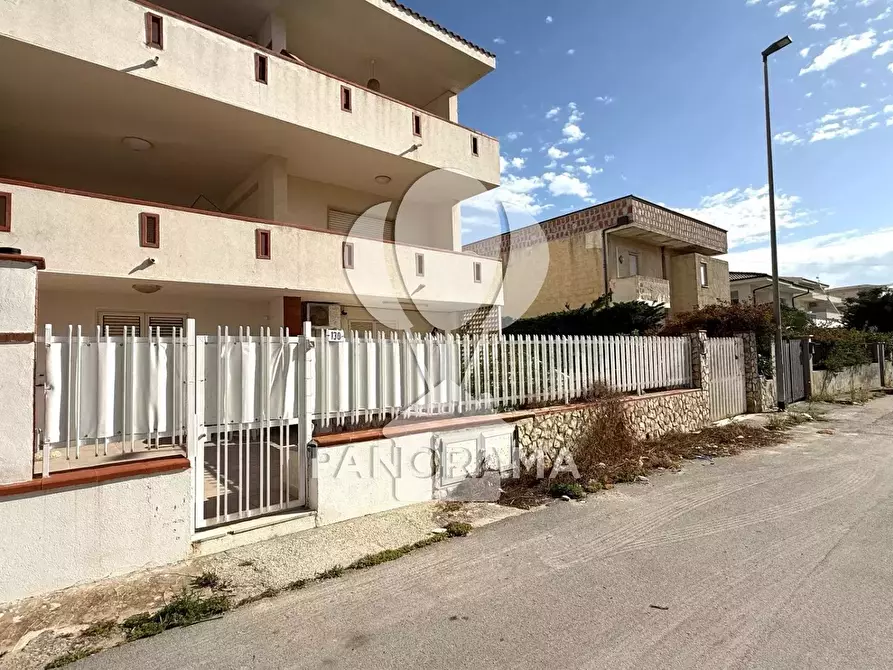 Immagine 5 di Casa trifamiliare in vendita  in Viale di Calatubo a Alcamo