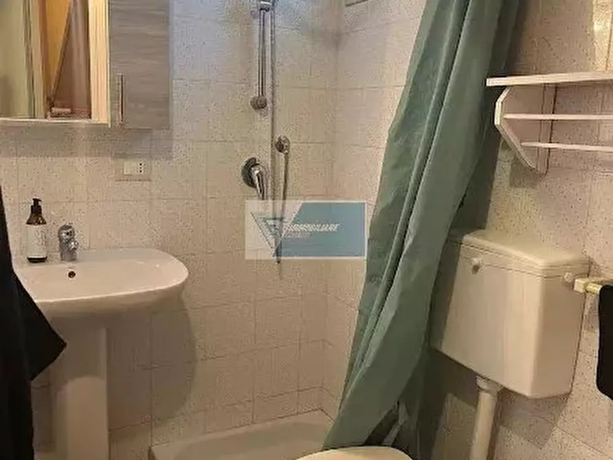 Immagine 11 di Casa trifamiliare in affitto  in Piazza Taranto a Noto