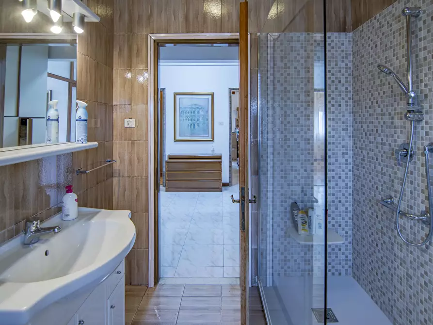 Immagine 48 di Casa trifamiliare in vendita  a Albignasego