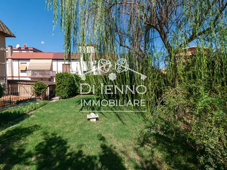 Immagine 23 di Casa trifamiliare in vendita  in Via Siziano a Roma