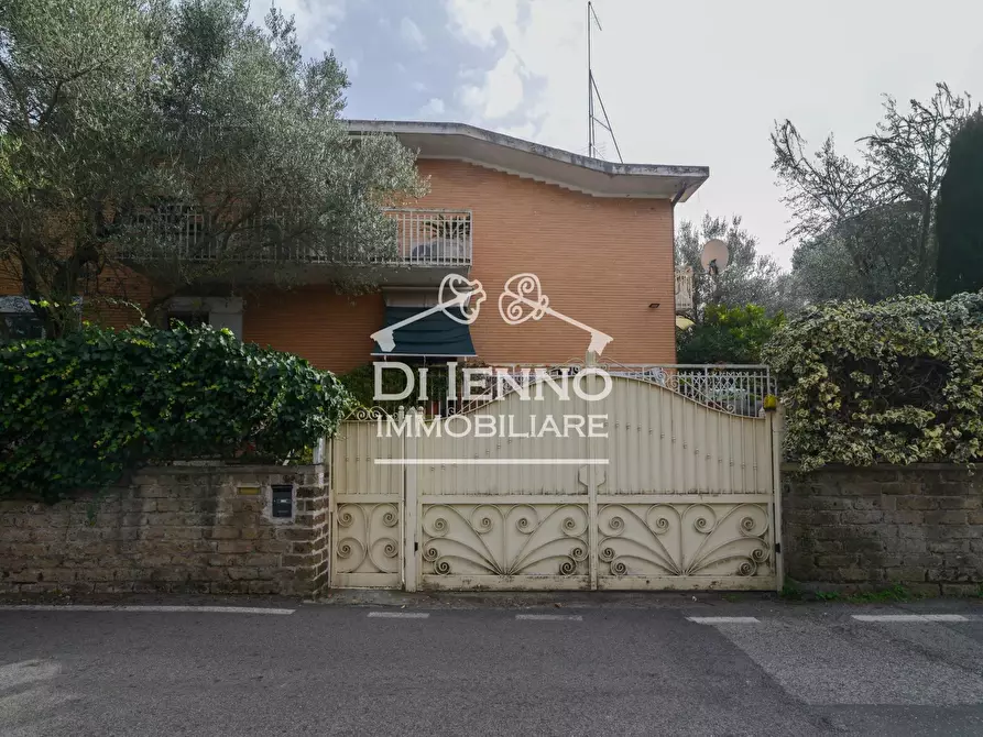 Immagine 7 di Casa trifamiliare in vendita  in Via Riserva del Bagno, 10 a Roma